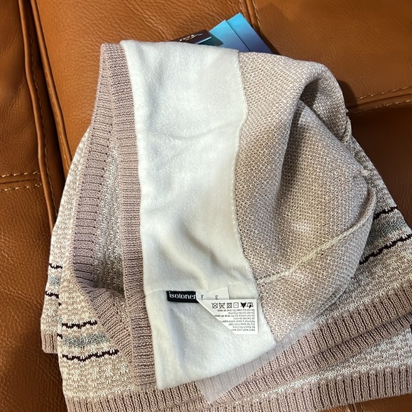 NWT ISOTONER Hat Beenie beige/creamy/silver - Picture 4 of 4
